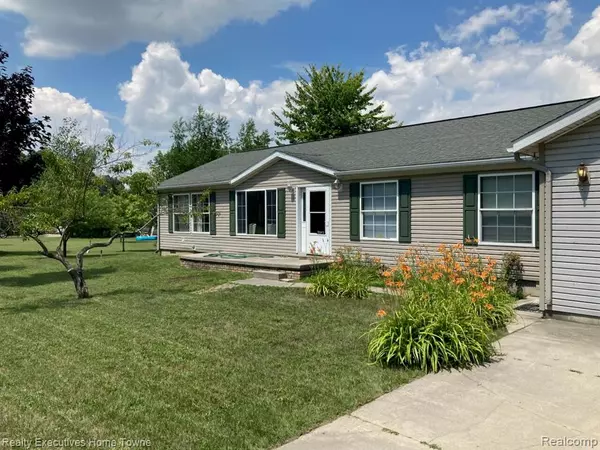 2343 Tia Street, Croswell, MI 48422 9655