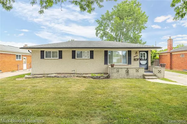2932 Northampton Drive, Troy, MI 48083 2643