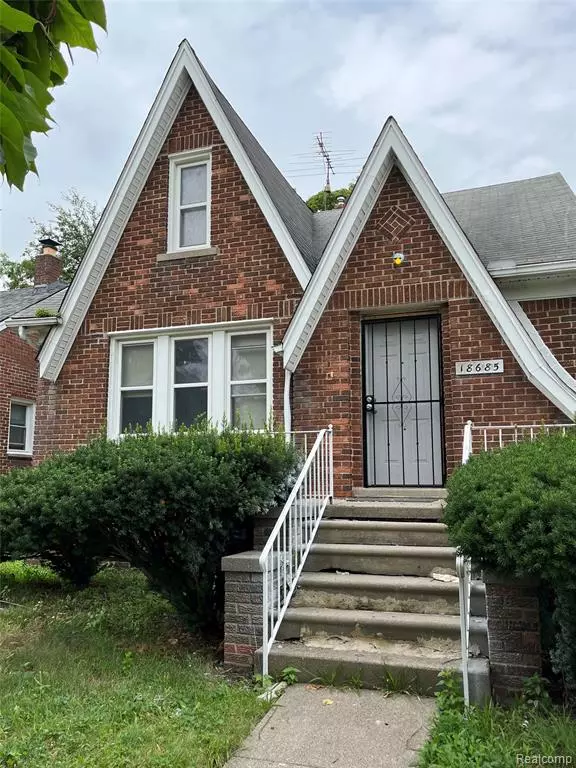 Detroit, MI 48205 2677,18685 Strasburg Street