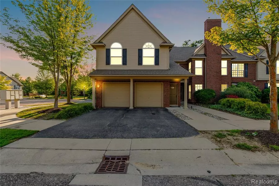 28553 Carlton Way Drive, Novi, MI 48377 2637