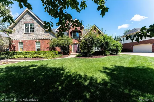 Novi, MI 48374 2166,24942 Acorn Trail