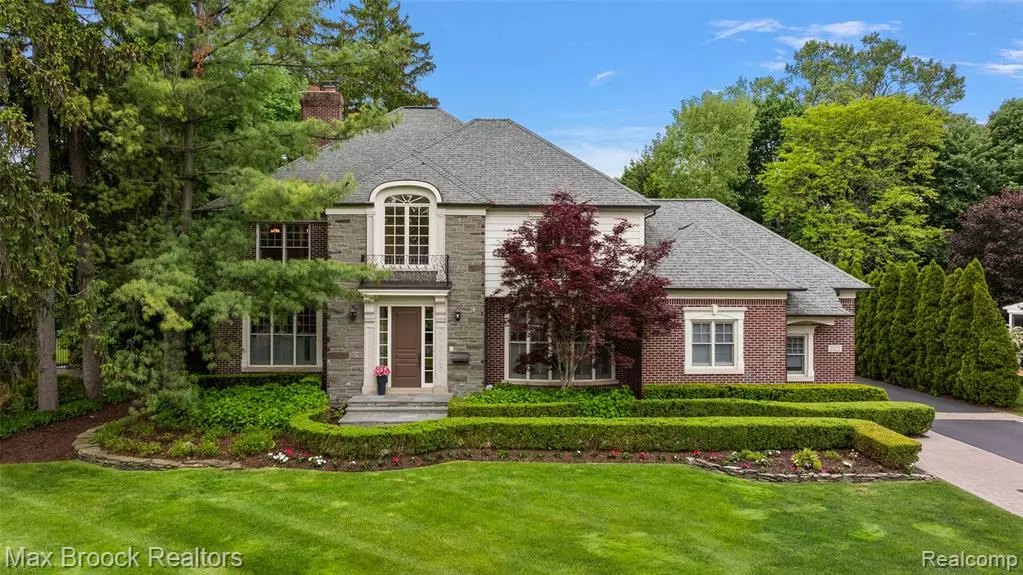 222 Arlington Street, Birmingham, MI 48009 1698