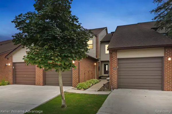 West Bloomfield, MI 48322 3047,6660 Ridgefield Circle