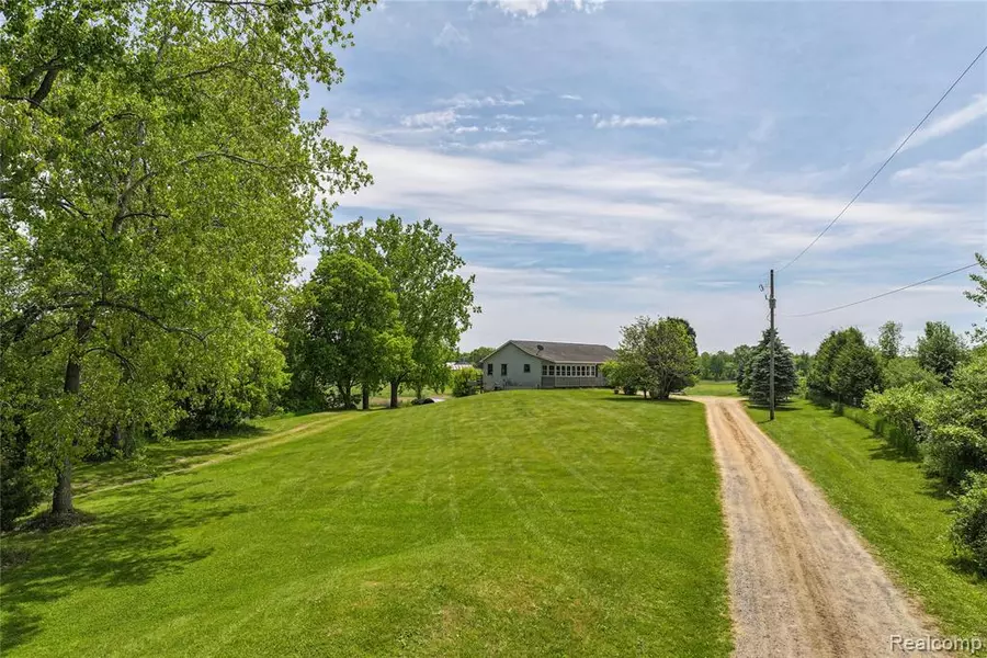 3749 CHASE LAKE Road, Howell, MI 48855 8305