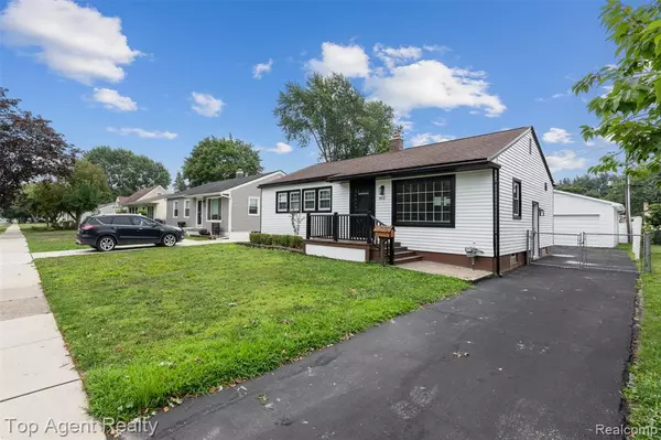 Royal Oak, MI 48073 2705,1012 Amelia Avenue