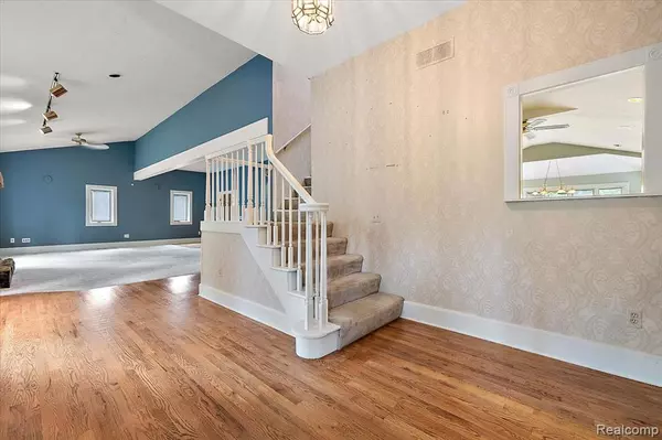 Farmington, MI 48334 3824,28028 Alycekay Street