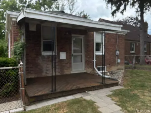 Lincoln Park, MI 48146 4061,4241 Duplex Avenue