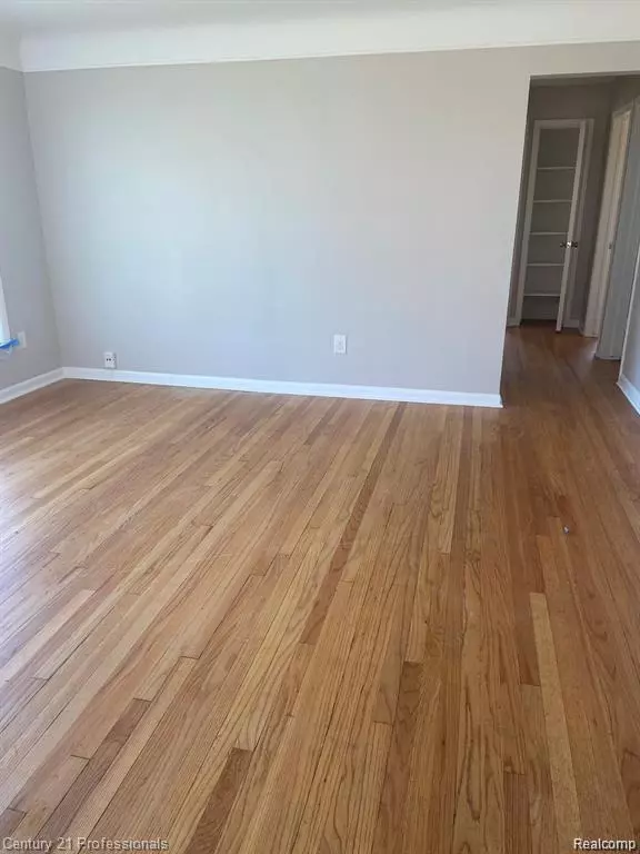 Redford, MI 48239 2526,11791 Columbia