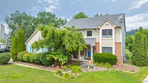 1971 Devonshire Drive, Wixom, MI 48393 4411