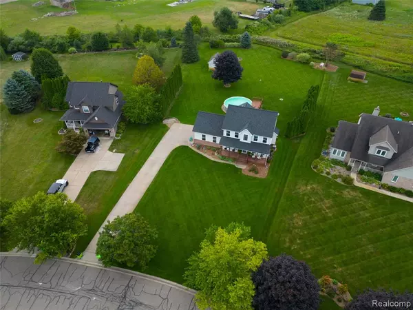 Howell, MI 48843 9589,7862 Summer Breeze Trail