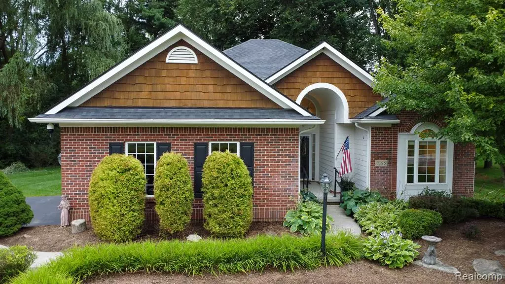 Clarkston, MI 48346 1596,7185 Elderwood Circle