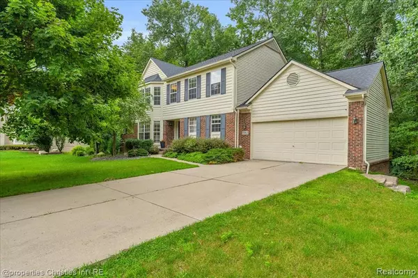 5963 James Head Court, West Bloomfield, MI 48324 3108