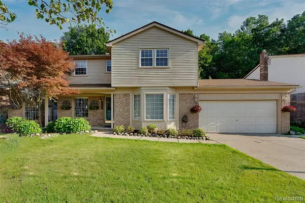 44827 Leslie Lane, Canton, MI 48187 1724