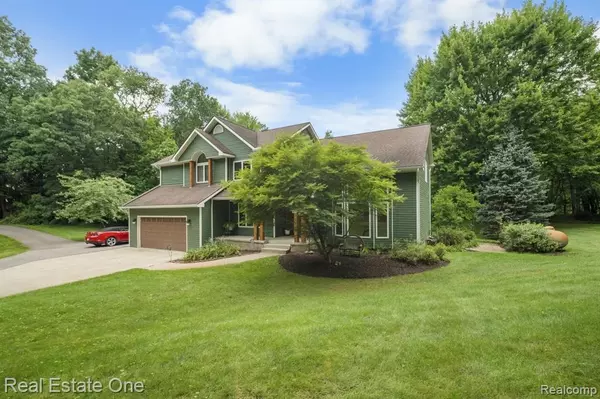 2031 St Clair Drive, Highland, MI 48357 3335