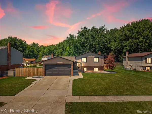 32977 Redbud Parkway, New Baltimore, MI 48047 1467