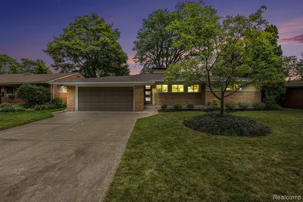 Royal Oak, MI 48073 5002,2120 Laurome Drive