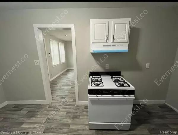 Detroit, MI 48235 2230,19765 Archdale Street