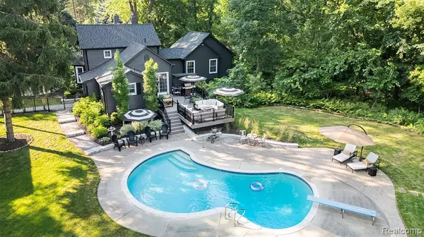 Rochester, MI 48306 4558,1266 Washington Road