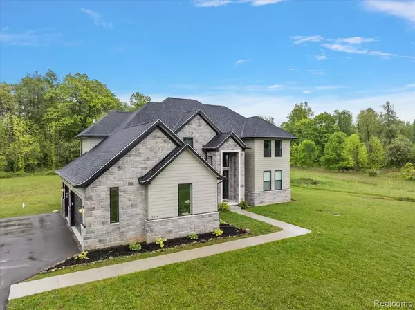 Springfield, MI 48350 3342,5344 Birch Drive