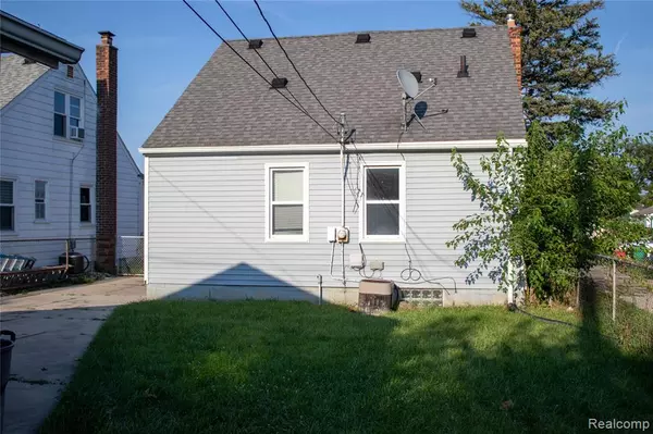 Eastpointe, MI 48021 4021,21803 Brittany Avenue