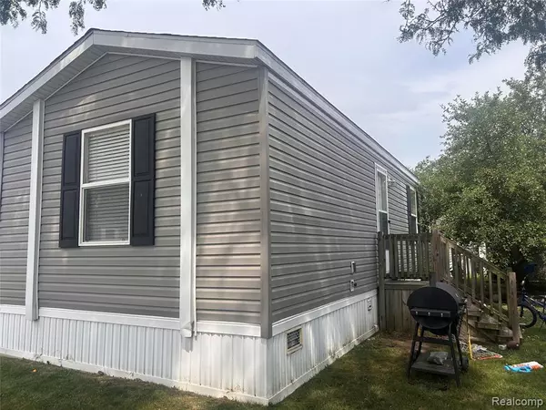 Troy, MI 48083,2084 Pauline Drive