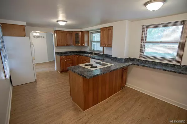 Madison Heights, MI 48071 3739,26630 Rialto Street