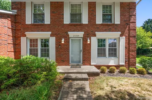 Farmington Hills, MI 48335 4214,21309 Parklane Street