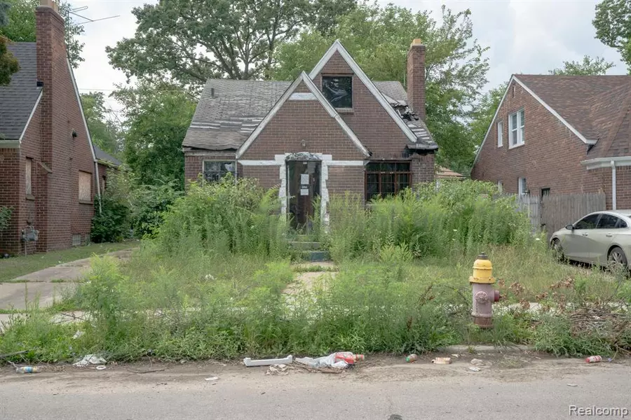 16273 WOODINGHAM Drive, Detroit, MI 48221 4919