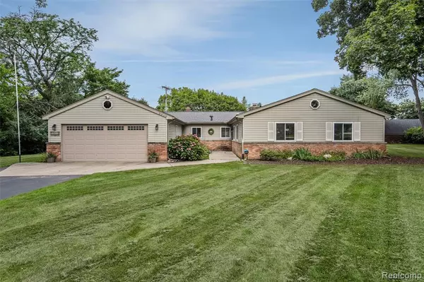 Bloomfield Hills, MI 48302 4020,5908 Burnham Road
