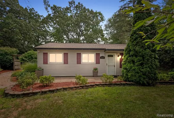 3112 Terry Street, Commerce Twp, MI 48390 1470