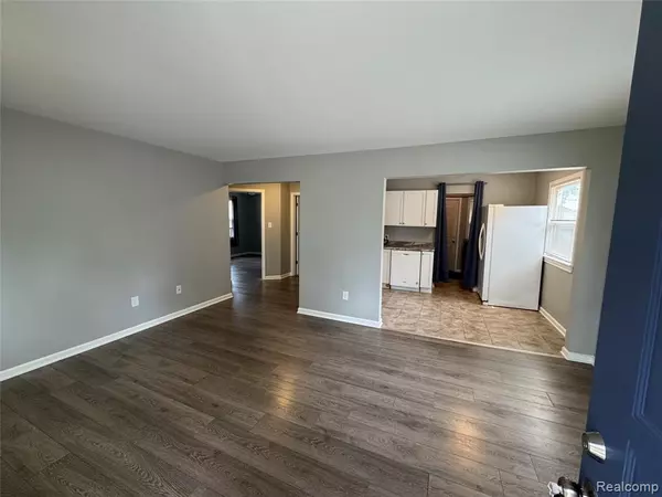 Garden City, MI 48135 2556,6102 HARRISON Street