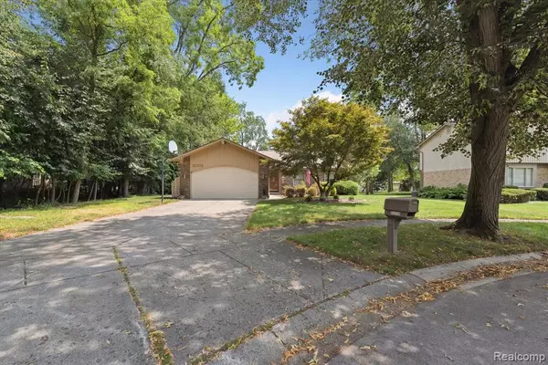 Livonia, MI 48152 3336,31378 Hillbrook Street