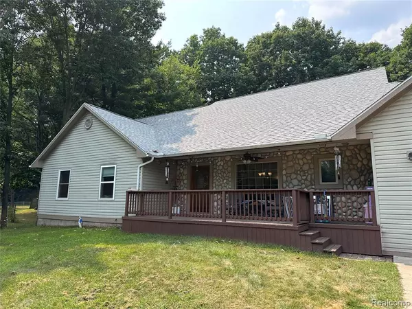 5435 Snow Den Trail, Update, MI 48421 9392