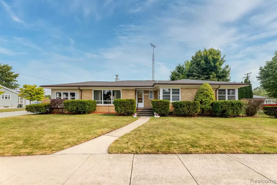 2025 Union Street, Port Huron, MI 48060 5530