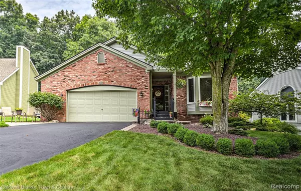 2637 Hilltop Lane, Howell, MI 48843 6765