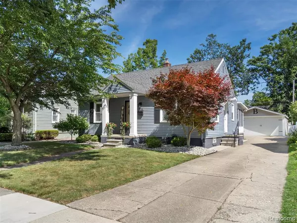 Royal Oak, MI 48067 4350,1016 Woodsboro Drive