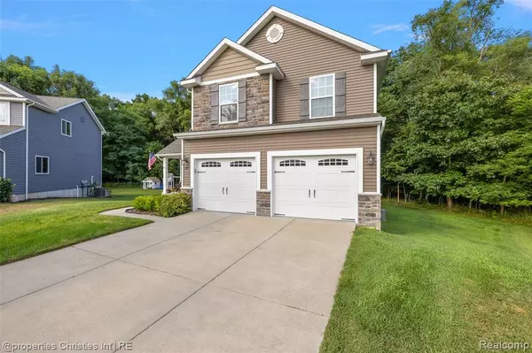 Fenton, MI 48430,545 Edgewood Pass