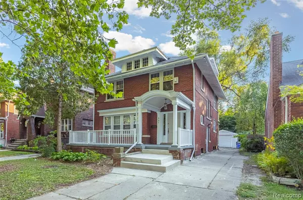 Detroit, MI 48215 3234,561 Lakewood Street