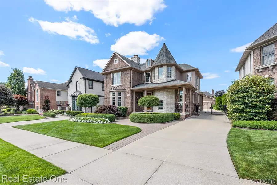 312 Woodward Avenue, Rochester, MI 48307 1166