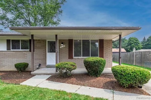 Troy, MI 48083 5677,3408 Rowland Court