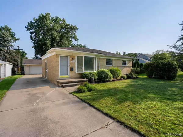 Livonia, MI 48154 3712,30036 Five Mile Road