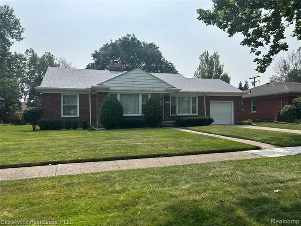 19732 W Kings C W 19732 W Kings Ct Court, Grosse Pointe Woods, MI 48236 2528