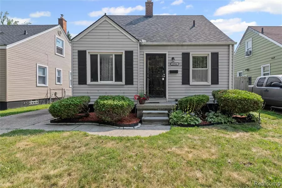 19944 Kenosha Street, Harper Woods, MI 48225 2244