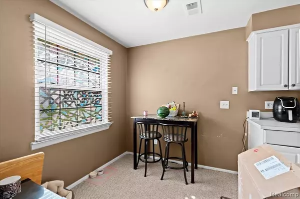 South Lyon, MI 48178 1510,162 Princeton Drive