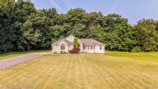 597 Country Meadows Trail, Ortonville, MI 48462 8685