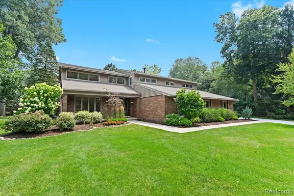 Troy, MI 48098 2237,6678 Johnathon Drive