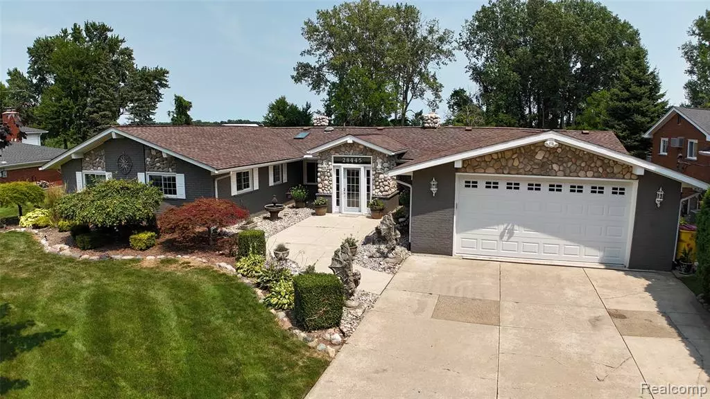 28445 Chatham Chatham Road, Grosse Ile, MI 48138 2066