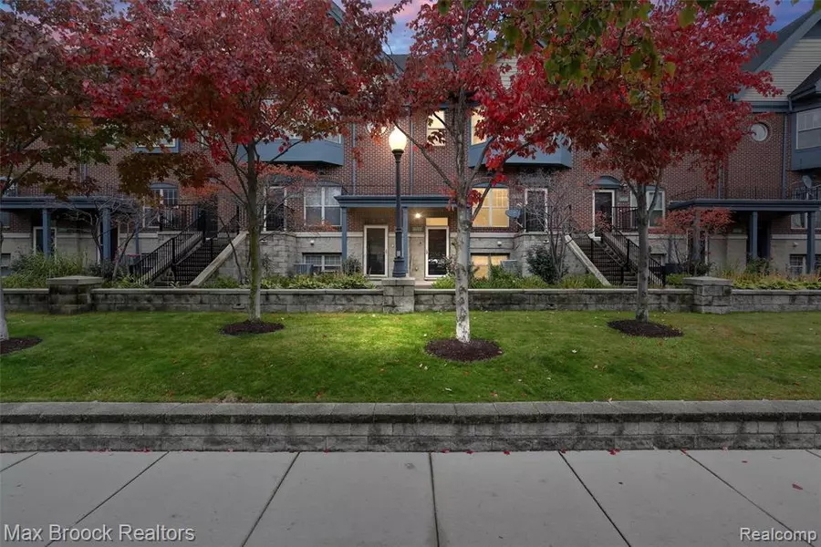 2612 Woodward Avenue, Detroit, MI 48201 3029