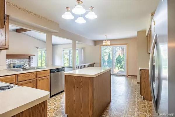 Novi, MI 48375 3163,23823 Hickory Grove Lane