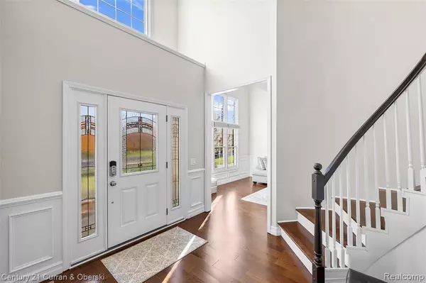 Dearborn, MI 48187 1236,48279 Chesterfield Drive